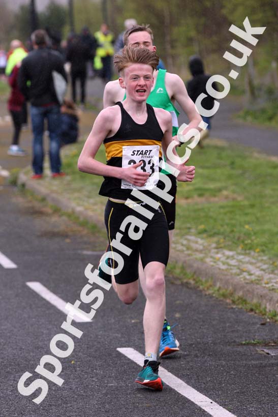 Boys and girls under-15s, Elswick Good Friday Road Races. Photo: David T. Hewitson/Sports for All Pics
